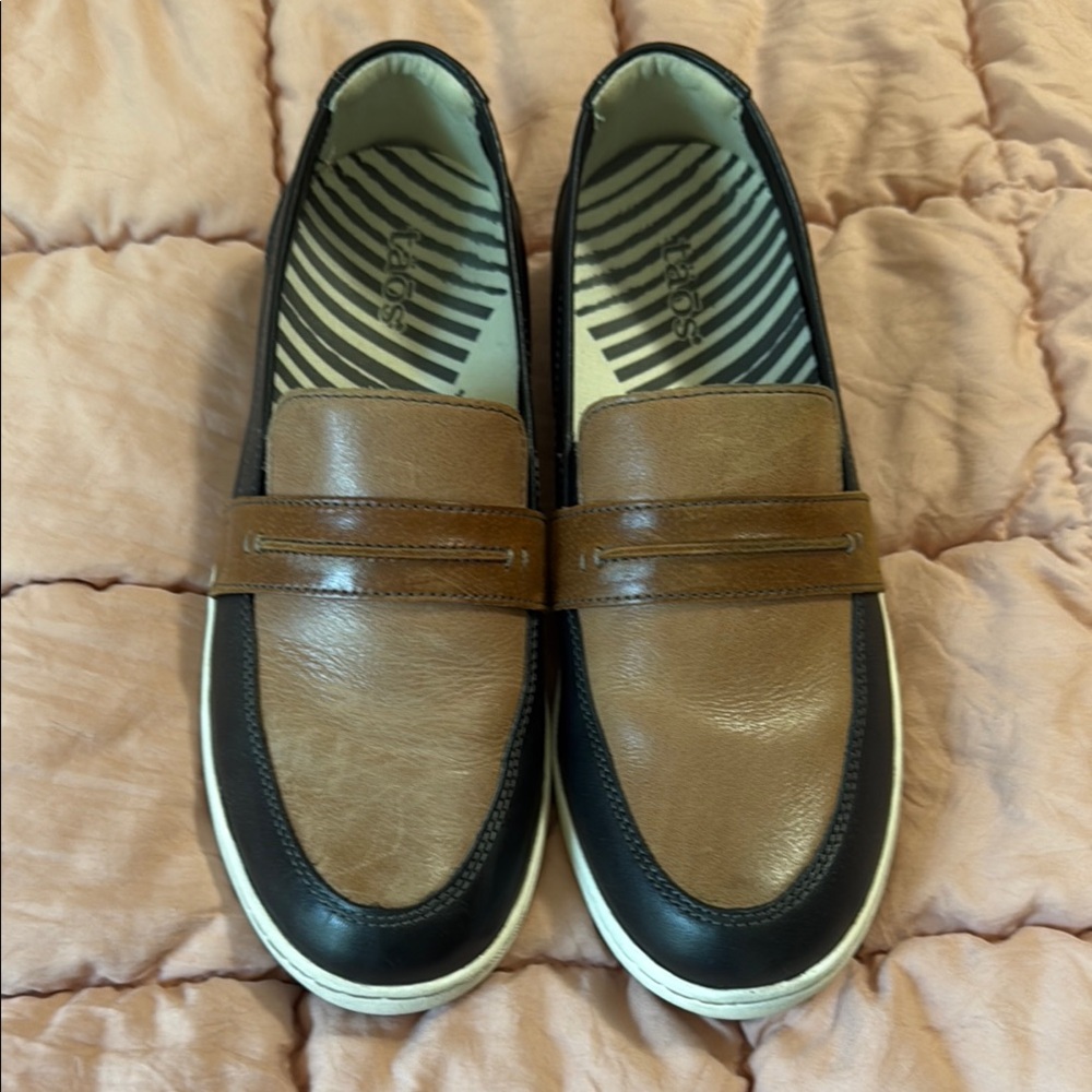 Taos Footwear Brown and Black Slip-On Loafers for Everyday Comfort